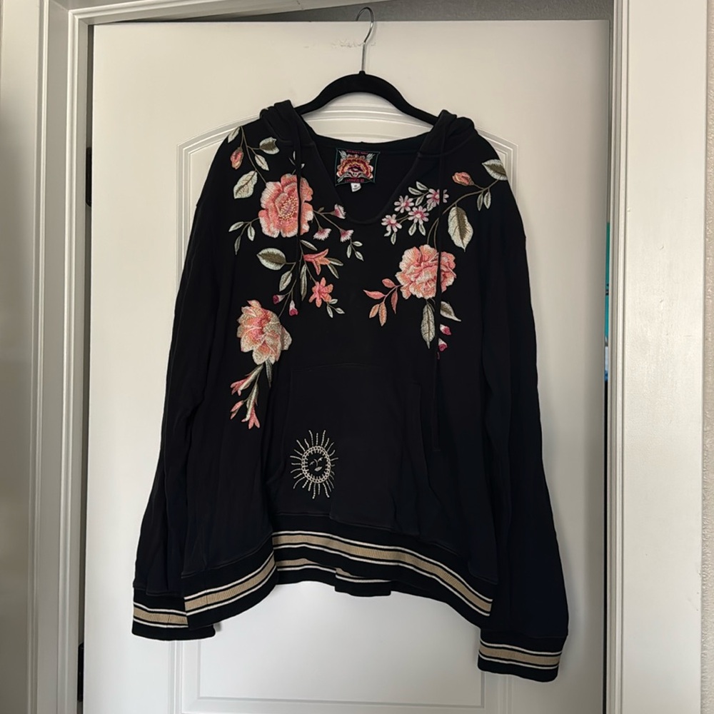 Stunning Johnny Was sweatshirt, like new!